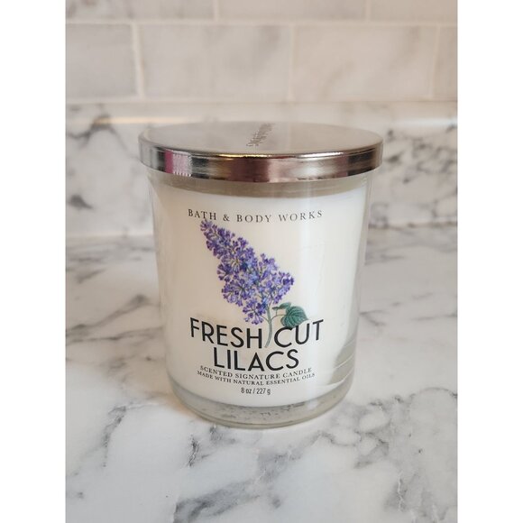 Bath & Body Works Fresh Cut Lilacs Single Wick Candle 8 Oz - Picture 1 of 3